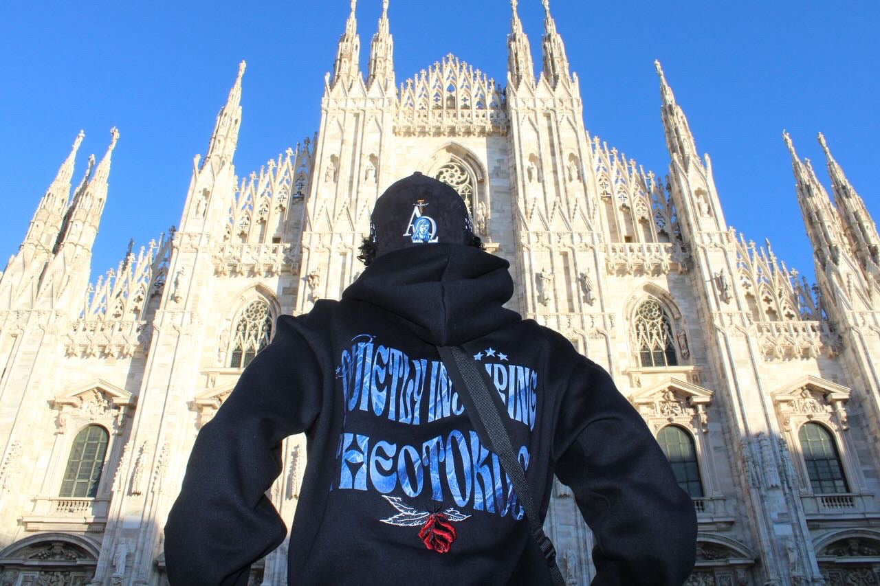 A view in front of Piazza del Duomo